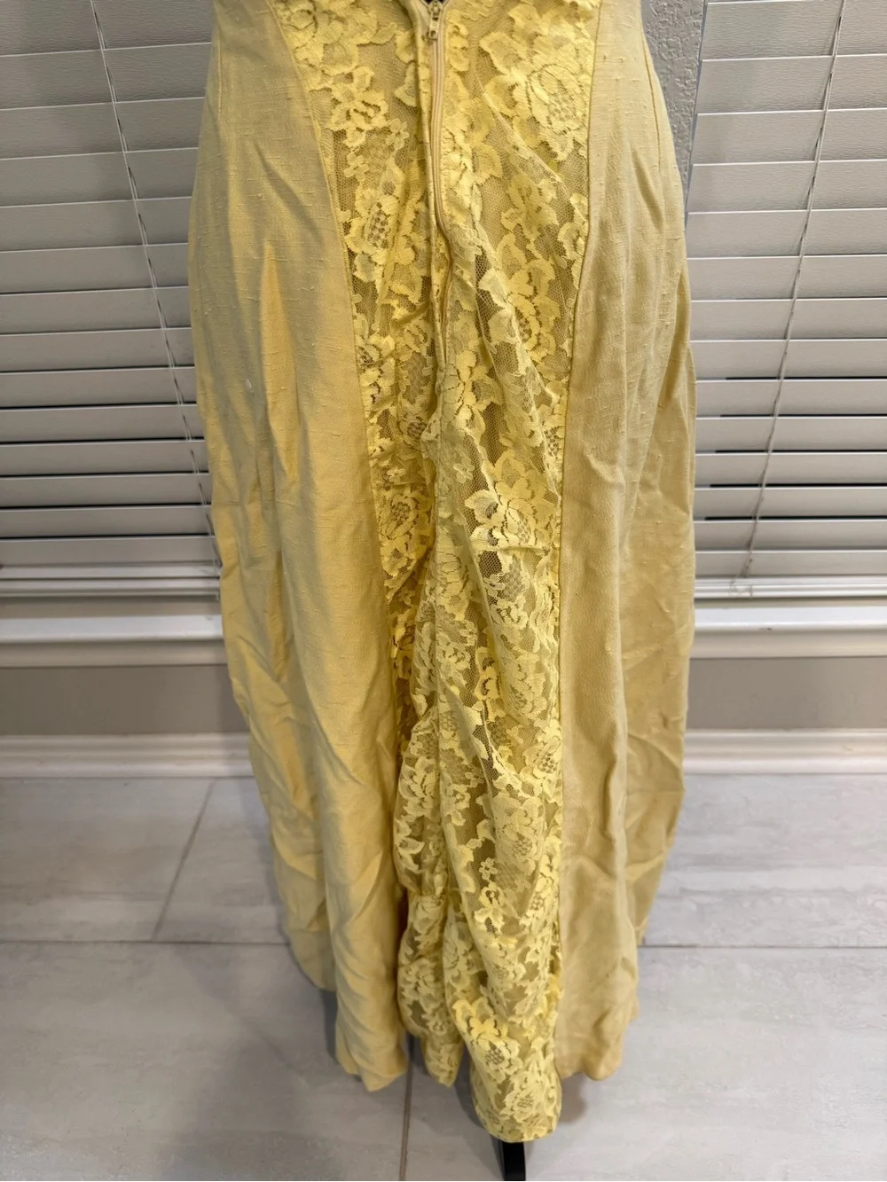 Lace-Front Yellow Maxi Dress with V-Neck - Picture 3 of 6